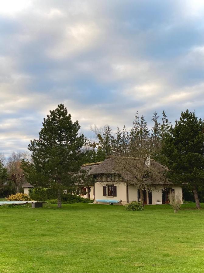 Maison traditionnelle Normande avec piscine Hotot-en-Auge Extérieur photo