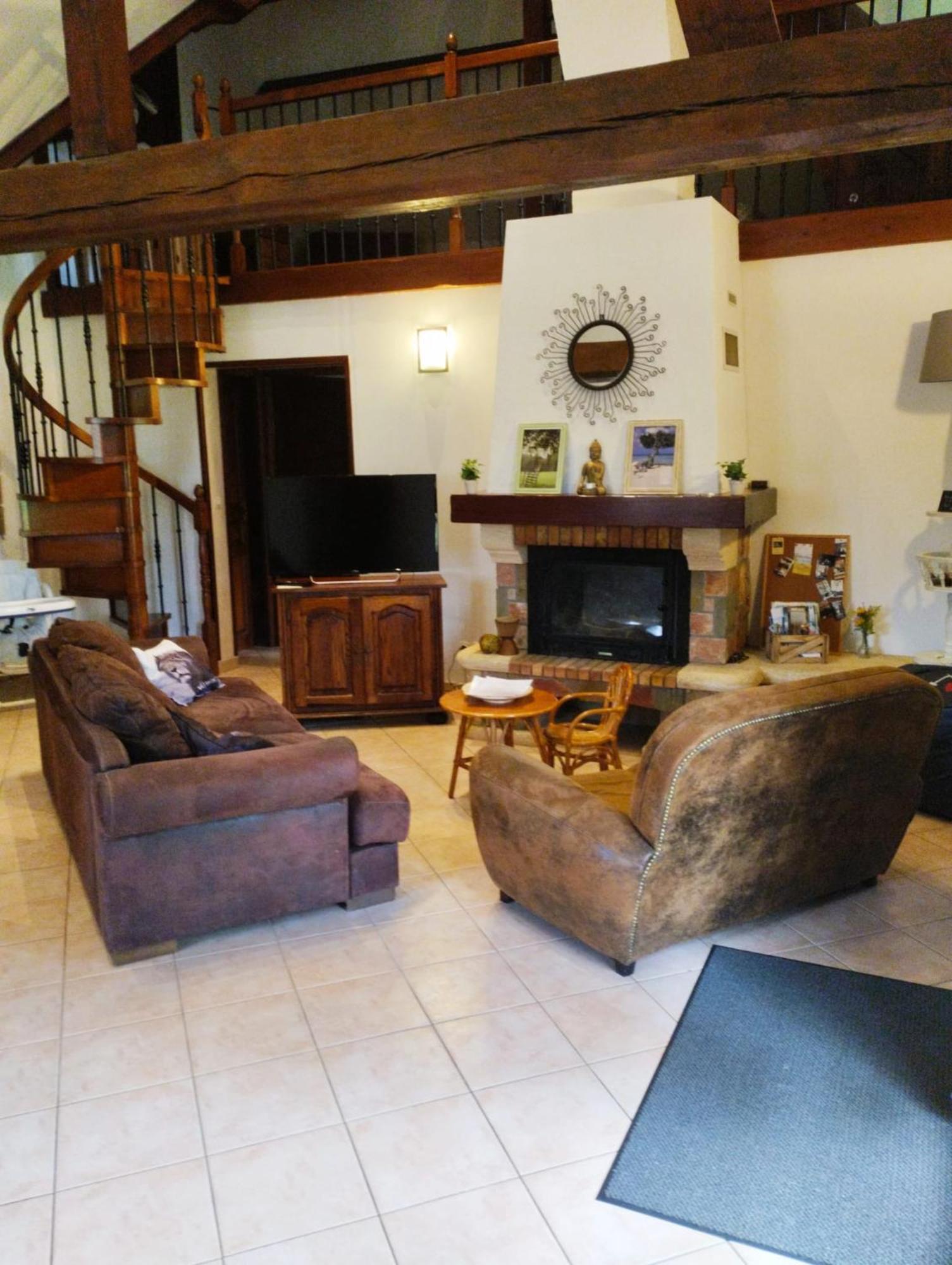 Maison traditionnelle Normande avec piscine Hotot-en-Auge Extérieur photo